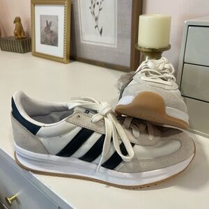 Women’s Adidas Run 70s 2.0 Sneakers